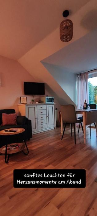 Meereszauber - Wo Urlaub Wellen schlägt & Herzen leuchten - Dein sonniger & ruhiger Ankerplatz, an dem sich Steilküste, Strand & Ostseeblick vereinen