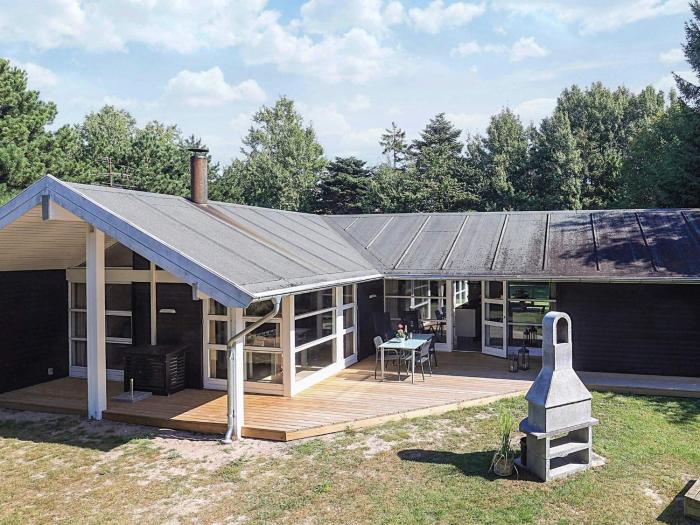10 person holiday home in Væggerløse-By Traum
