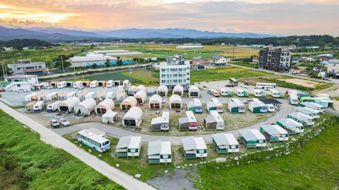 Gangneung Base Camp Caravan Glamping