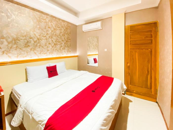 RedDoorz at The Canal Homestay Probolinggo