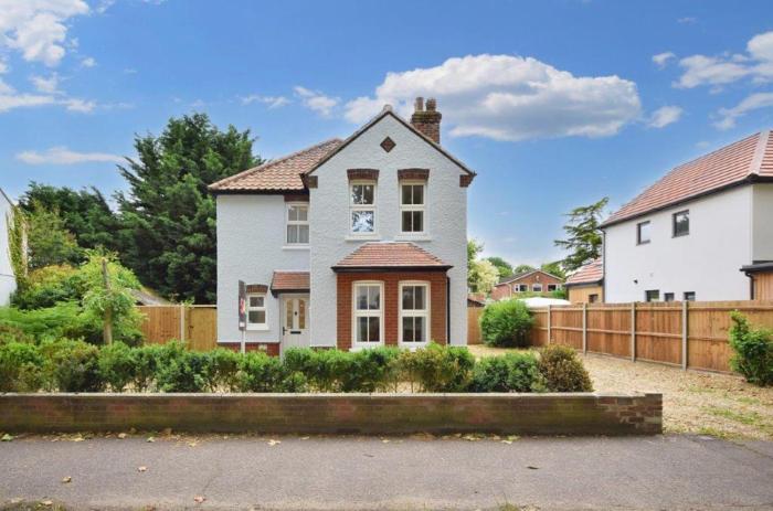 Earlham detached 4 bedroom House with ample private parking