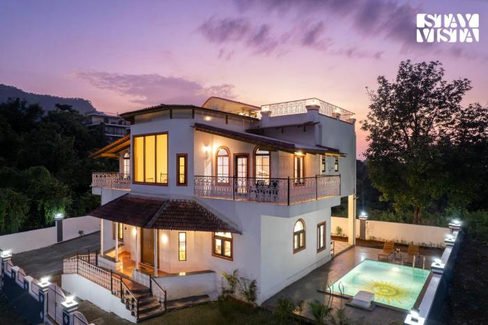 StayVista at Sreelakam with Bonfire, Pool