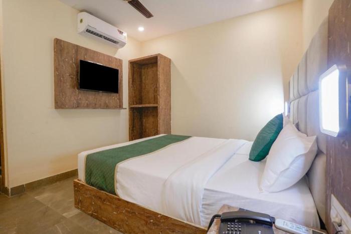 Hotel Crystal By Glitz Hotels