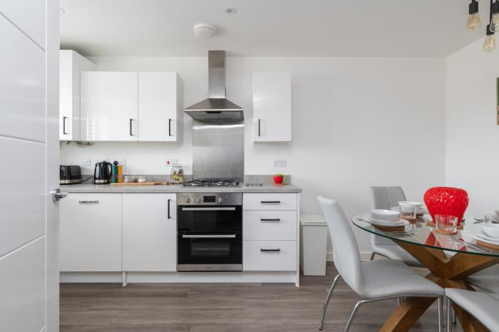 Stylish Milton Keynes home, EV Bay, Free Parking, Great Location