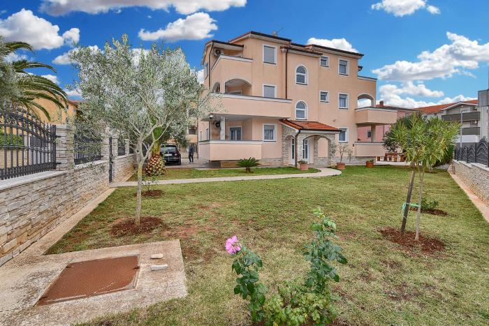 Apartments Medulin 396