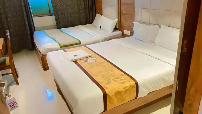 Glitz Hotels Regal International - Nr International Airport Mumbai