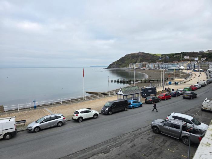 Beautiful Seafront 1 bedroomed apartment