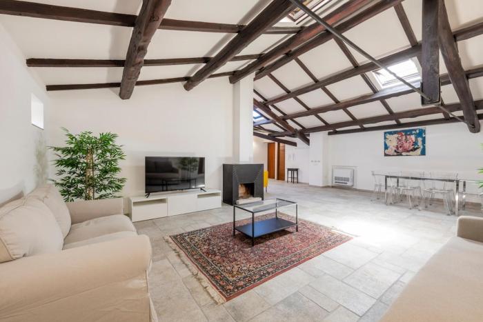 Luxury Sea Front Penthouse - B Home