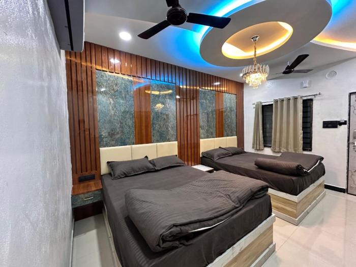 Maa Madhvadi Hotel & Restaurant