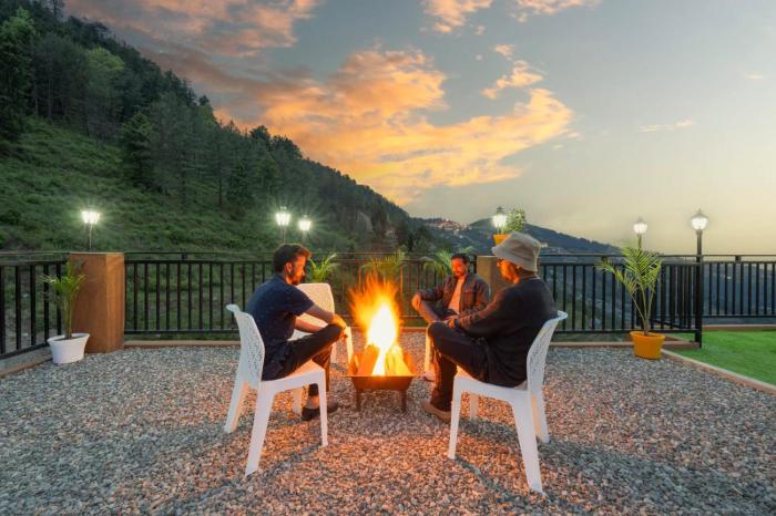 Boutique Hotels & 3 Bed Rooms Villas I Vacations I Conference I MICE I Family Events I Open Air Terrace I Sky Bonfire I Charvi Retreat by Exotic Stays