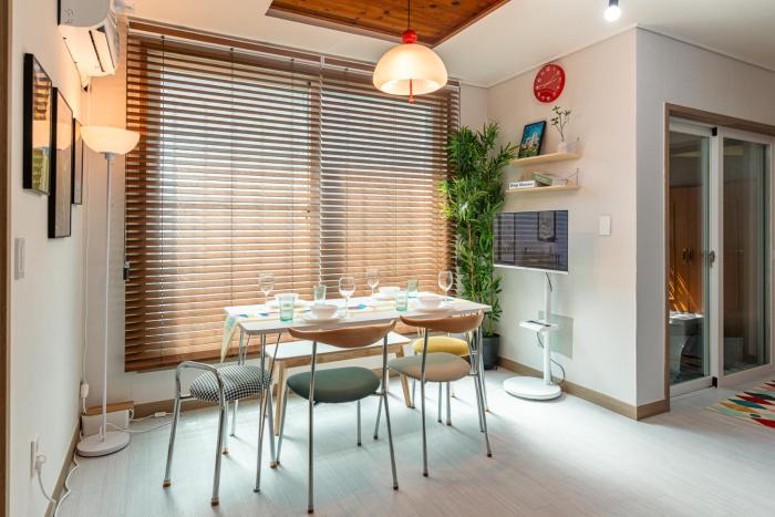 Jeonju Hanok Village,2 Rooms,Private house,Jeonju Station 12 minutesn each room,Jeonju Station 12 minutes