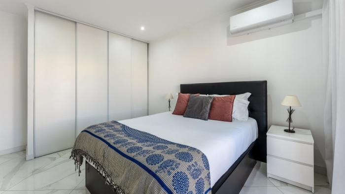 Bright 1BDR Flat in Albufeira by LovelyStay