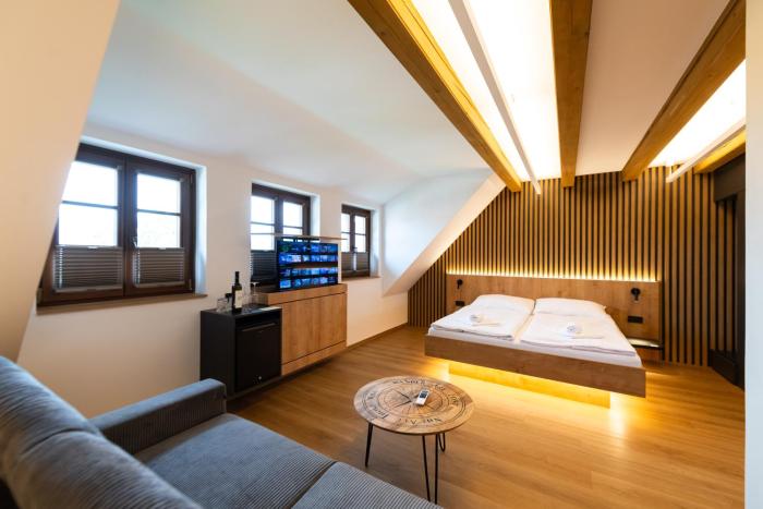 Husí plácek s vinným sklepem a terasou