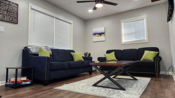 Little House in Indy sleeps many