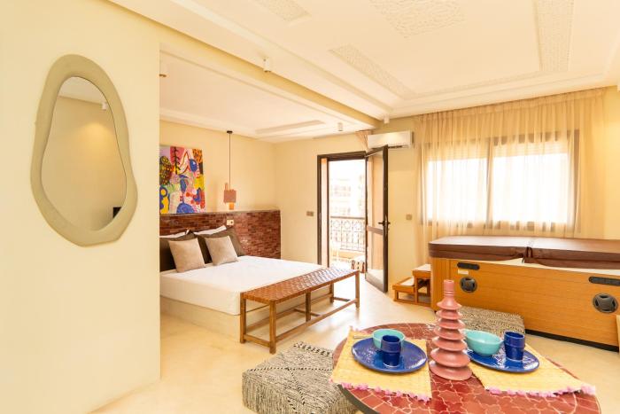 Excellent apartment plus hot tub