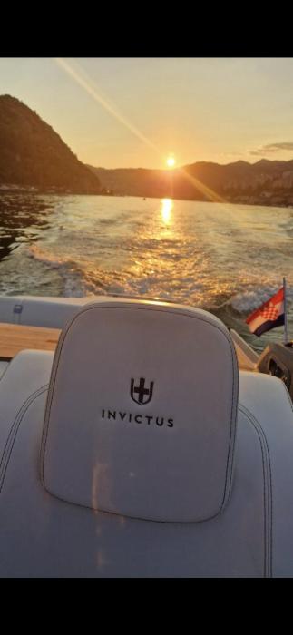 Invictus TT 280 - Luxury and Private Daily Cruiser Experience in Dubrovnik, Tailor Made