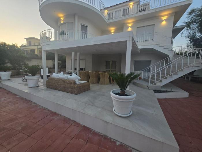 Villa Bianca con accesso diretto alla spiaggia