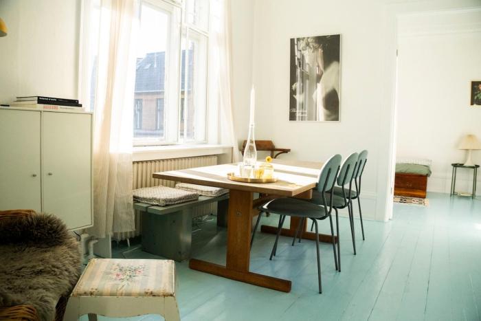 100m2 blue apt downtown CPH I 4-5 person accomodation 2 Bedroom I 5 minutes walking distance to main central station