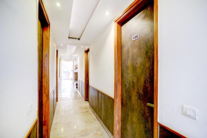 Hotel O Divy Noida Sector 50 Metro Station