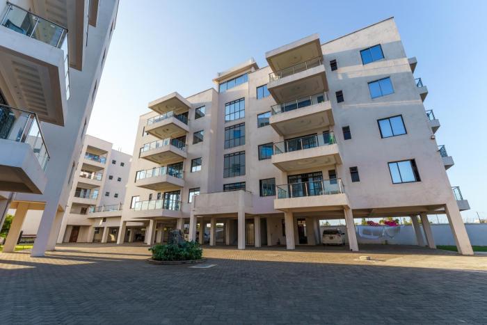 Zuris Luxurious Oceanview Penthouse, Meters from the beach