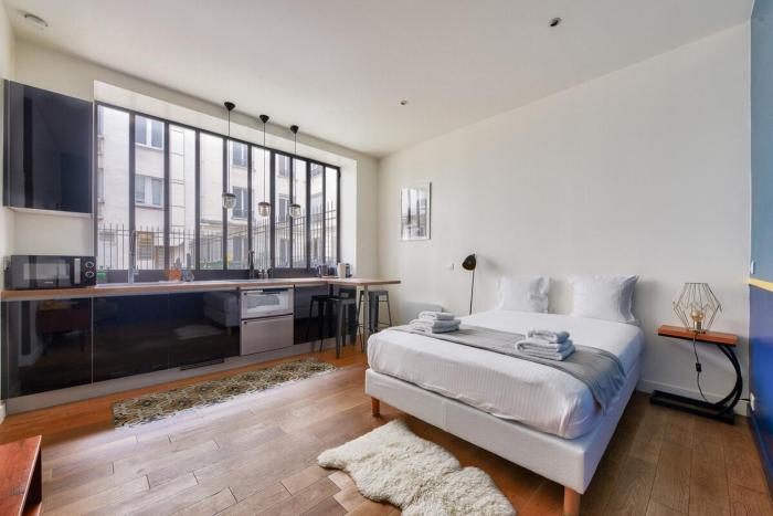 Modern studio 15 mn walk to Arc de Triomphe