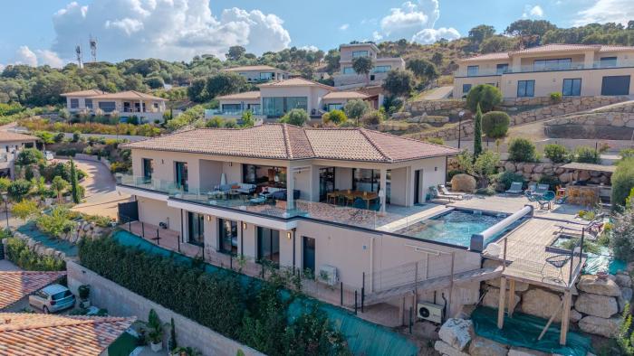 Villa Terra Bella hauteur de la ville avec piscine et vue mer