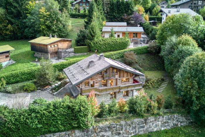 Luxury Chalet Black Mountain - 4BR, Sleeps 10, Fireplace, Mountain Views & Garden - Megève