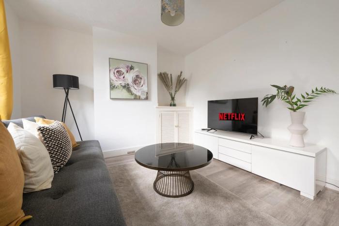 Chill in Gill Comfy House, Perfect for Contractors Free Parking x 1, Pool Table