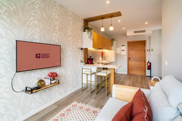GuestRedy - A Modern Stay in Machico