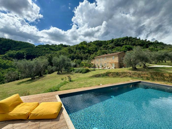 Stone Farmhouse Between Florence And Lucca