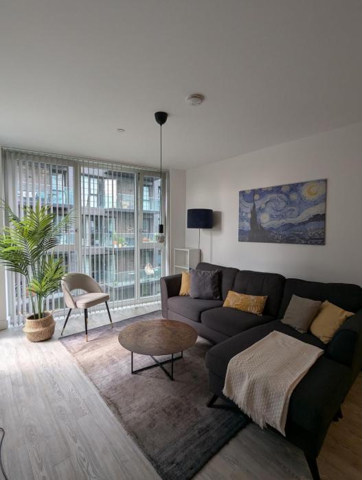 Stylish Flat Near Parks and Entertainment