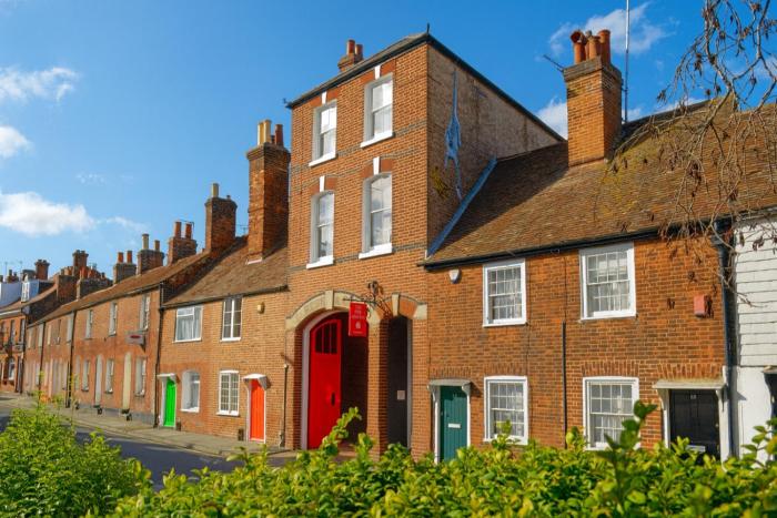 Style Meets Soul - Famous Art House Close To Centre - Free Parking