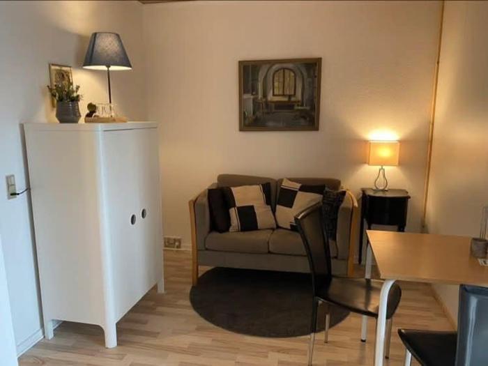 K12B 2 people, 2 bedrooms, fully furnished