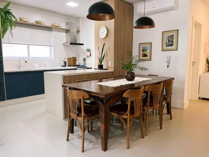 Rua 292 - 3 suites com 3 vagas garagem á 150mt da praia