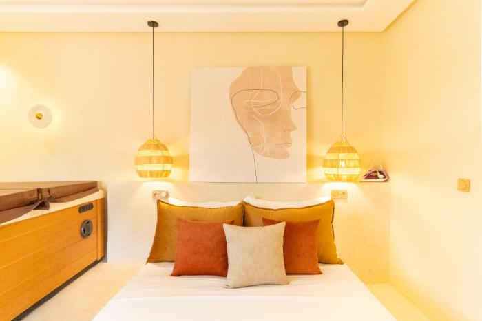 Central apartment plus jacuzzi