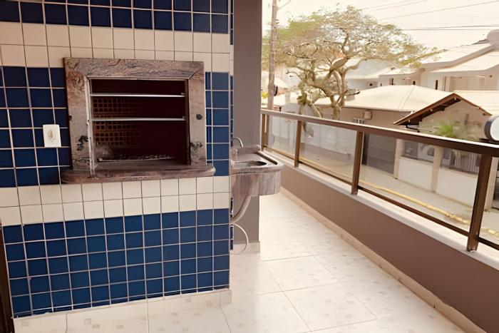 Apartamento no Centro de Bombinhas a 100m da Praia