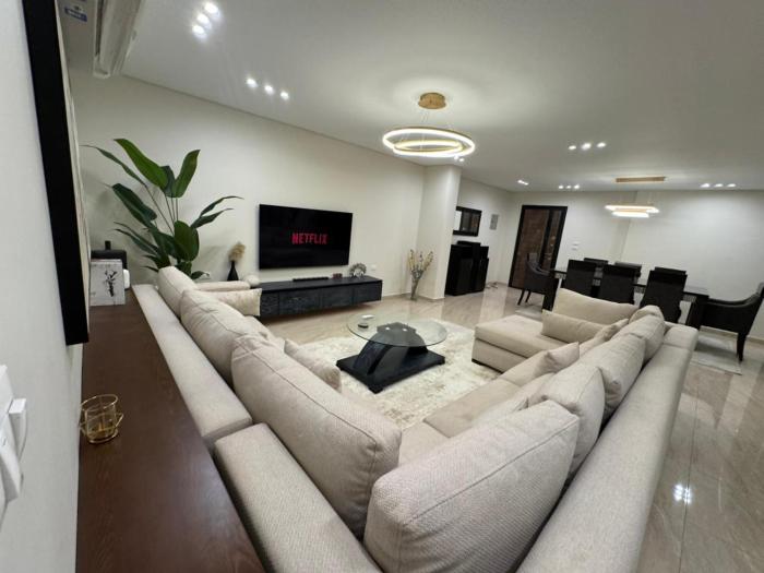 Charming Apartment - Near Cairo Airport