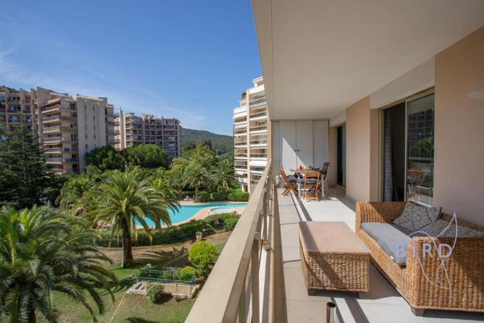 Beautiful apartment on the edge of the golf course