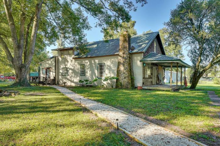 Central Florida Hideaway Walk to Parks and Dining!