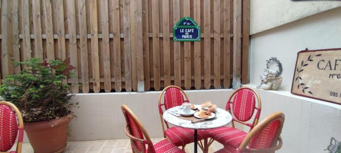 PARIS AUTHENTIC HOUSE studio with green courtyard 12 rue labourse Gentilly 94250