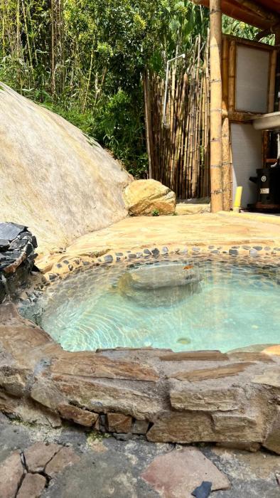 Cabaña glamping vista verde Cocorna