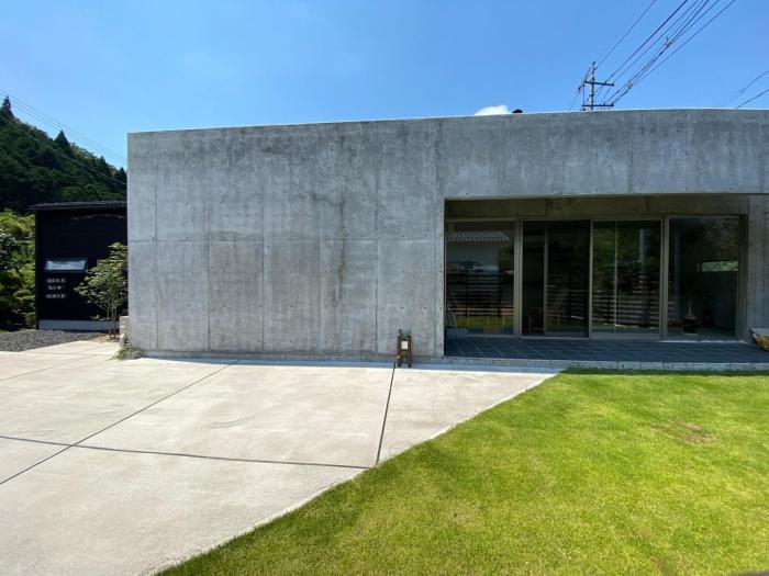 一棟貸切hostel campagneコンクリート打ちっぱなし