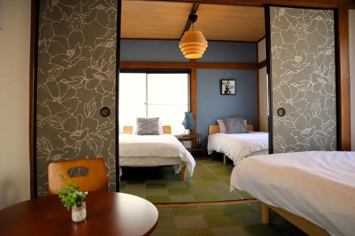 6 Min Walk from Aoto Station, Direct Access to Narita, Haneda Airports, Old house with modern renovation,