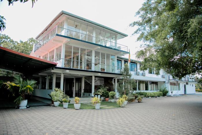 Lake Jay Hotel