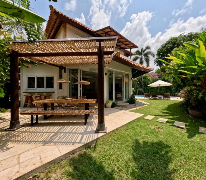 Gorgeous villa heart of Canggu newly renovated!