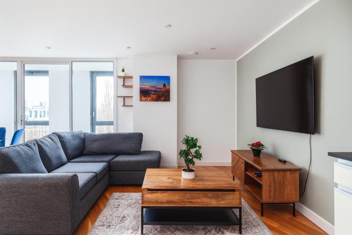 2 Bed Balcony Flat in Vauxhall