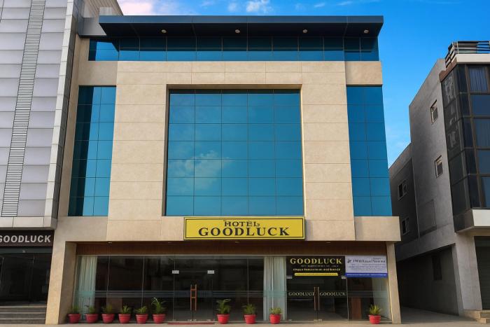 Hotel Good Luck by JMD Group