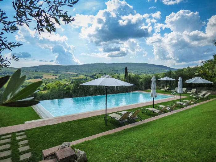 Historic Farmhouse Overlooking San Gimignano