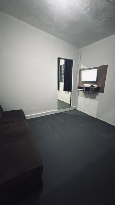 Casa de fundo com 1 quarto, para até 5 pessoas se 2 na cama de casal