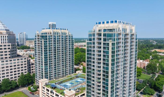 Luxury Uptown Charlotte Apartment With Skyline View